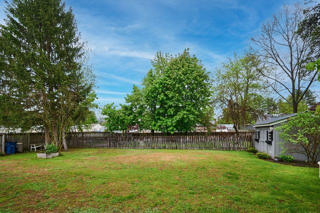 19 Beyer Dr, Easthampton, MA 01027