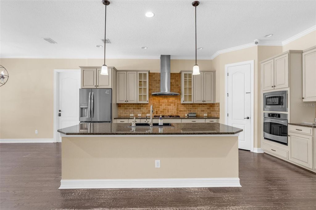 Image 6 of property listing at 7231 SANGALLA DRIVE, Windermere, FL 34786