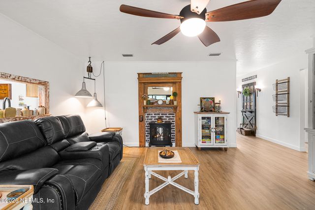 8208 WORM WOOD Road, Jacksonville, FL 32210