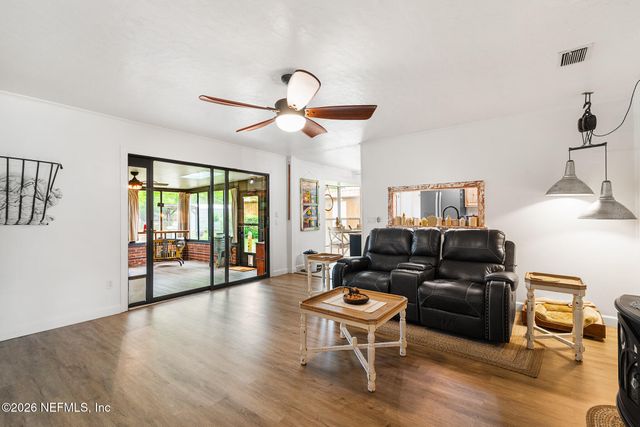 8208 WORM WOOD Road, Jacksonville, FL 32210
