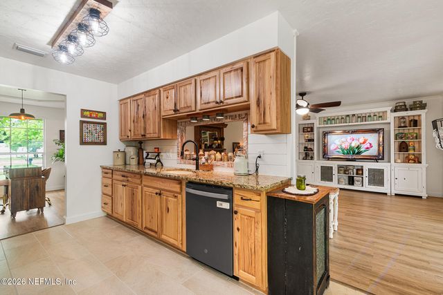8208 WORM WOOD Road, Jacksonville, FL 32210