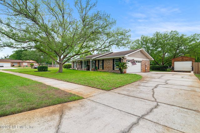 8208 WORM WOOD Road, Jacksonville, FL 32210