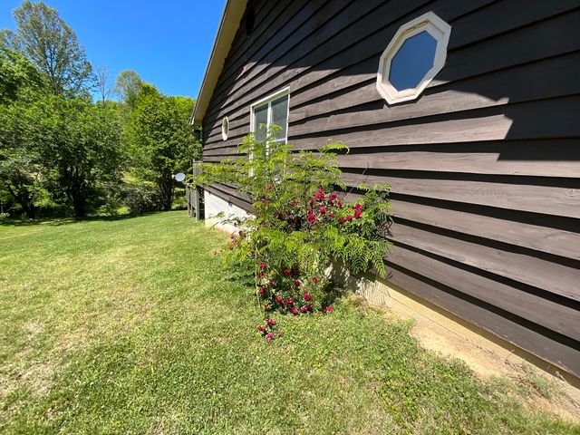 56 Tim Morgan Road, Whitley City, KY 42653
