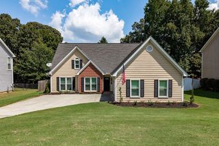 5685 Sugar Crossing Drive, Sugar Hill, GA 30518