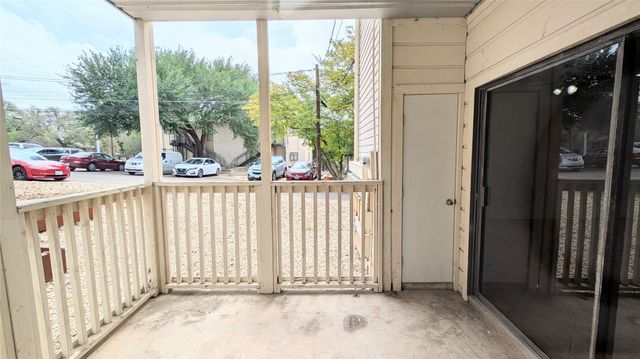 1013 Chestnut ST C2, San Marcos, TX 78666