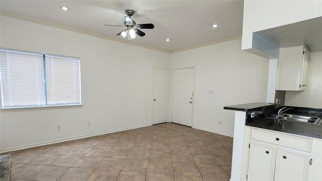 1013 Chestnut ST C2, San Marcos, TX 78666