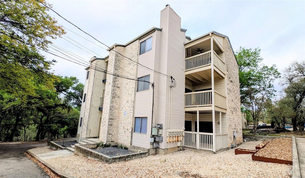 1013 Chestnut ST C2, San Marcos, TX 78666
