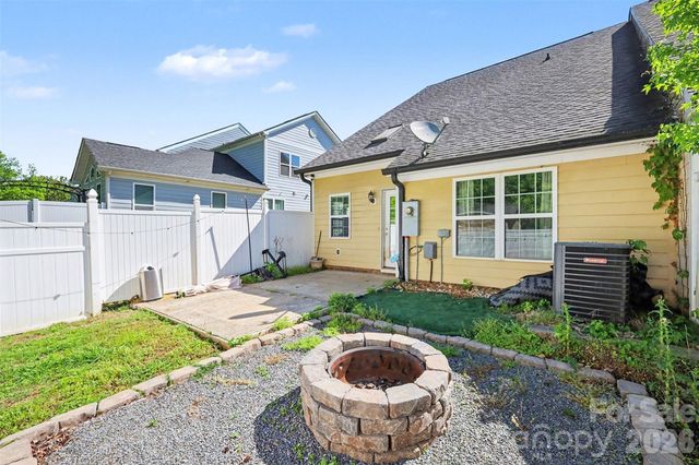 1079 Laurel Lane 6, Gastonia, NC 28054
