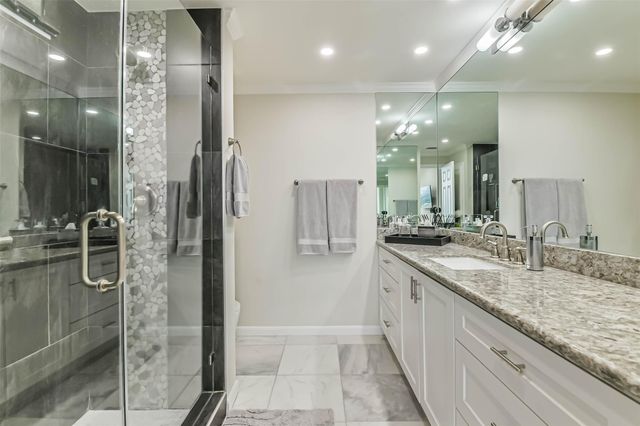14 Greenway Plaza 15P, Houston, TX 77046