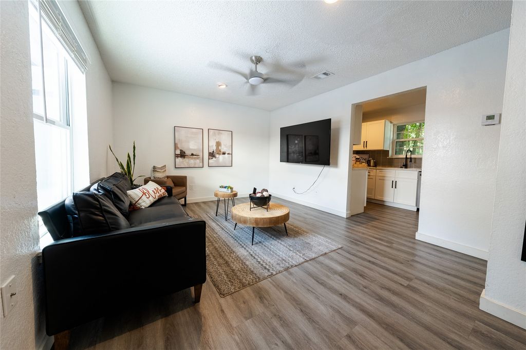 809 Broadus Avenue, Fort Worth, TX 76115 — photo 2