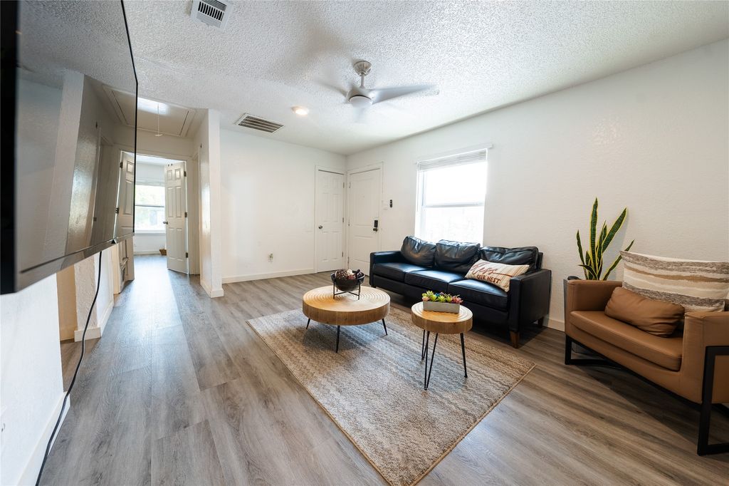 809 Broadus Avenue, Fort Worth, TX 76115 — photo 3