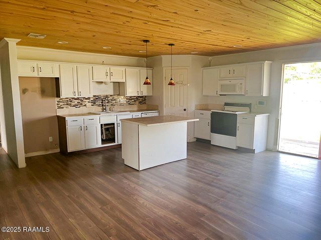 428 Nonc Lol Drive, Arnaudville, LA 70512