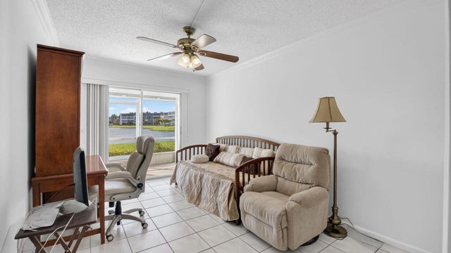 1056 Guildford D 1056, Boca Raton, FL 33434