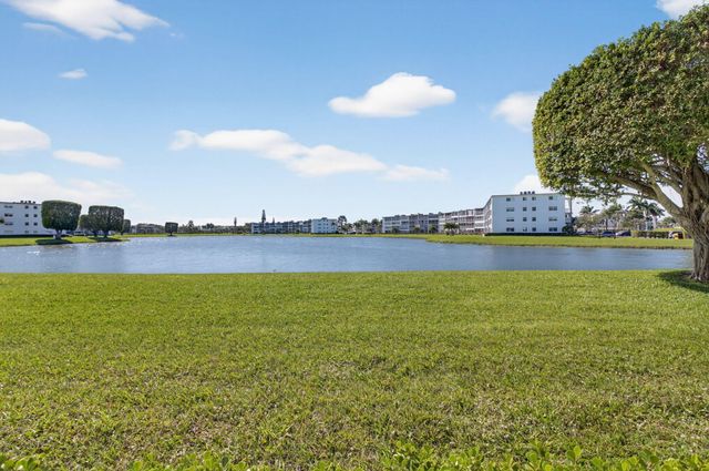 1056 Guildford D 1056, Boca Raton, FL 33434