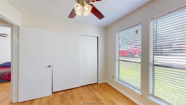 1005 Spring Loop C, College Station, TX 77840