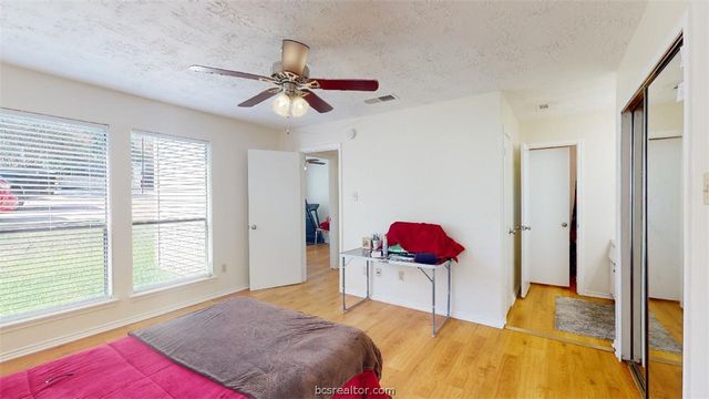 1005 Spring Loop C, College Station, TX 77840