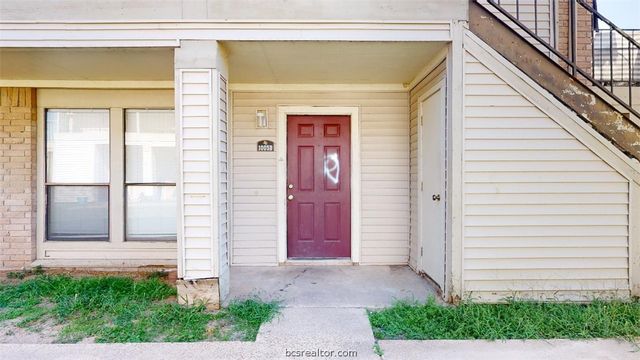 1005 Spring Loop C, College Station, TX 77840