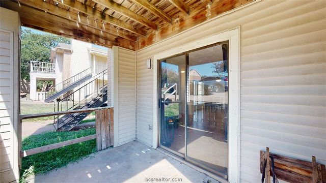 1005 Spring Loop C, College Station, TX 77840