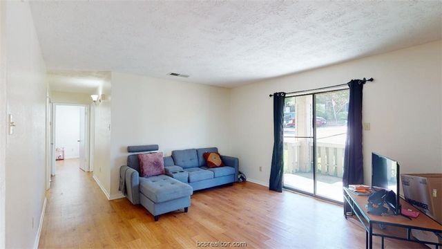 1005 Spring Loop C, College Station, TX 77840