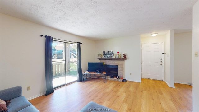 1005 Spring Loop C, College Station, TX 77840