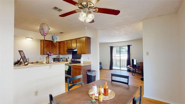1005 Spring Loop C, College Station, TX 77840