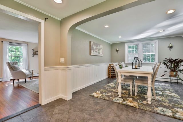 24 Beaver Brook Circle, Amherst, NH 03031