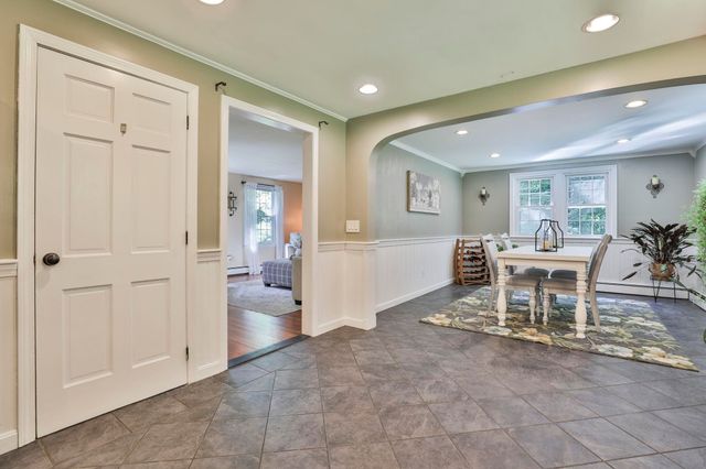 24 Beaver Brook Circle, Amherst, NH 03031