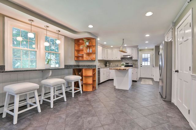 24 Beaver Brook Circle, Amherst, NH 03031