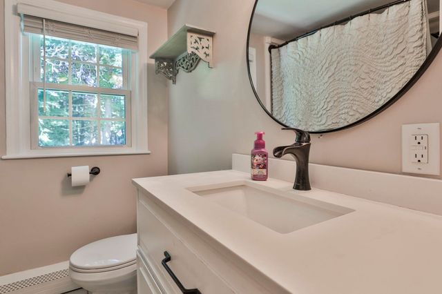 24 Beaver Brook Circle, Amherst, NH 03031