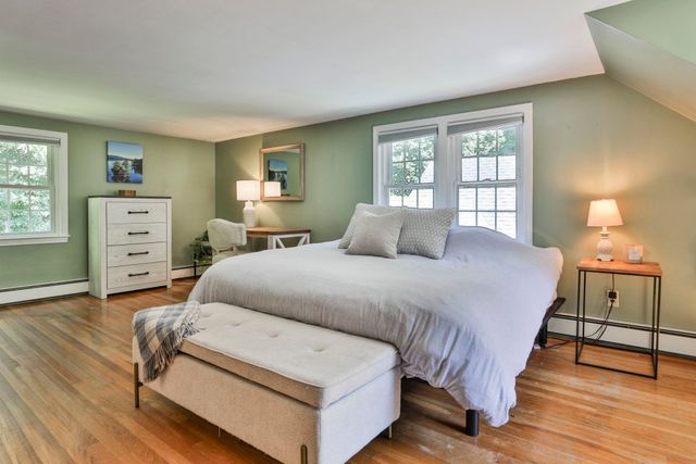 24 Beaver Brook Circle, Amherst, NH 03031