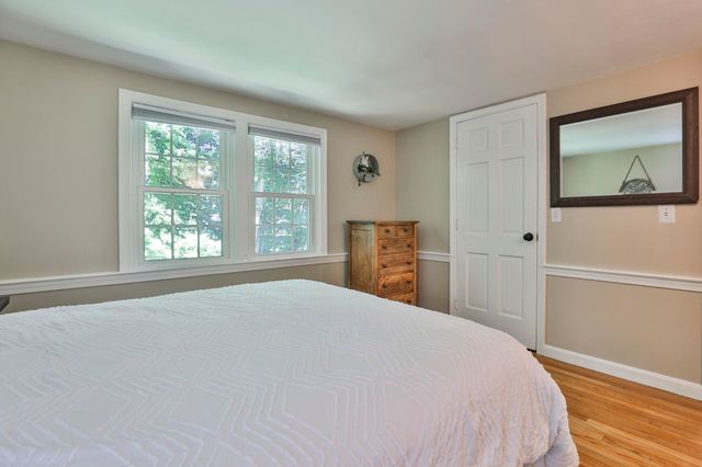 24 Beaver Brook Circle, Amherst, NH 03031
