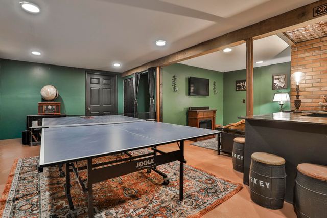 24 Beaver Brook Circle, Amherst, NH 03031
