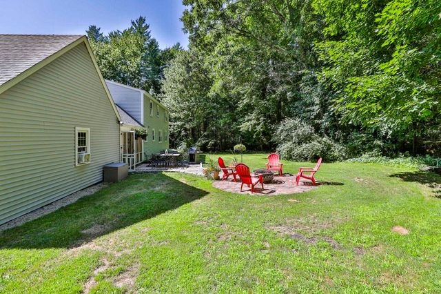 24 Beaver Brook Circle, Amherst, NH 03031