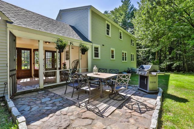 24 Beaver Brook Circle, Amherst, NH 03031