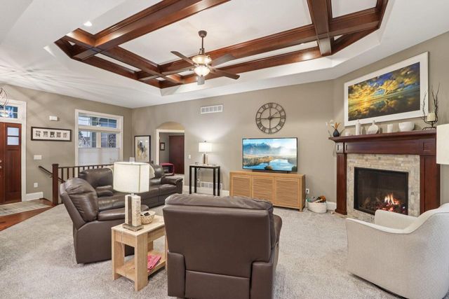 W351N6051 Bauers LANE, Oconomowoc, WI 53066