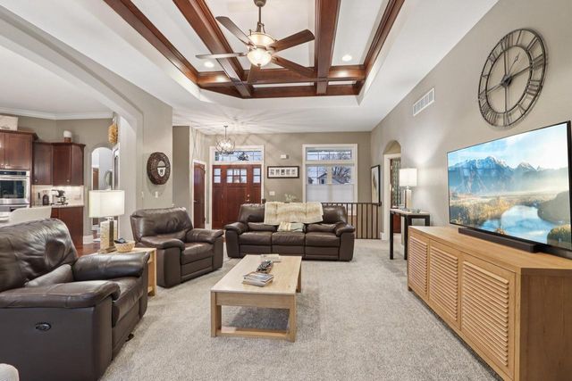 W351N6051 Bauers LANE, Oconomowoc, WI 53066