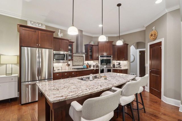 W351N6051 Bauers LANE, Oconomowoc, WI 53066