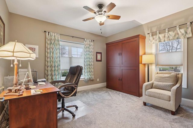 W351N6051 Bauers LANE, Oconomowoc, WI 53066