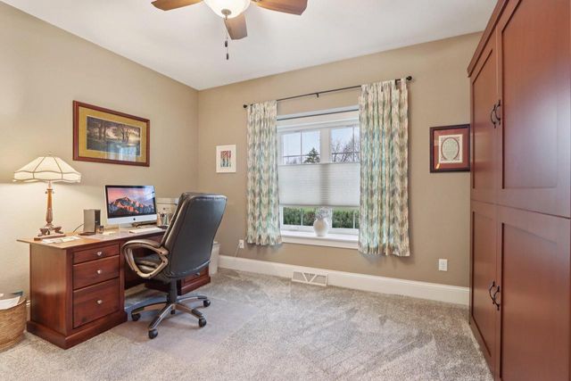 W351N6051 Bauers LANE, Oconomowoc, WI 53066