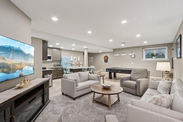 W351N6051 Bauers LANE, Oconomowoc, WI 53066