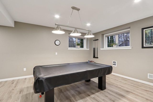 W351N6051 Bauers LANE, Oconomowoc, WI 53066