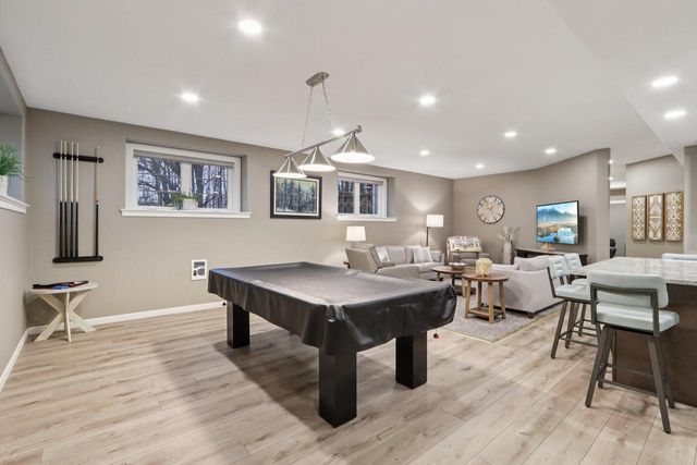 W351N6051 Bauers LANE, Oconomowoc, WI 53066