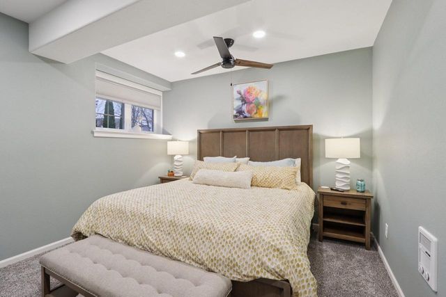 W351N6051 Bauers LANE, Oconomowoc, WI 53066