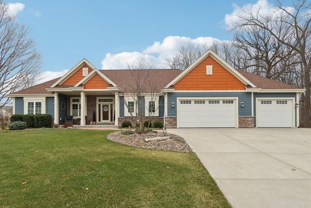 W351N6051 Bauers LANE, Oconomowoc, WI 53066