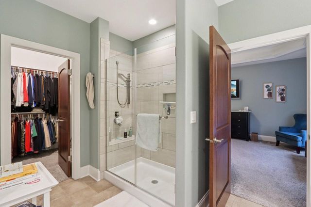 W351N6051 Bauers LANE, Oconomowoc, WI 53066