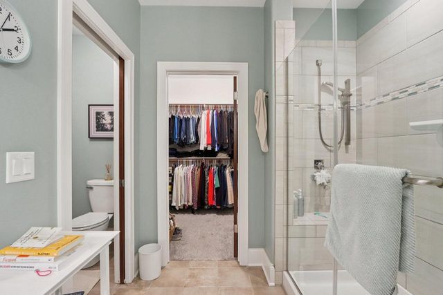 W351N6051 Bauers LANE, Oconomowoc, WI 53066