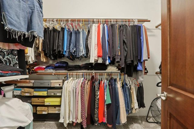 W351N6051 Bauers LANE, Oconomowoc, WI 53066