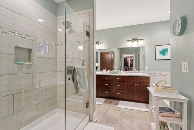 W351N6051 Bauers LANE, Oconomowoc, WI 53066