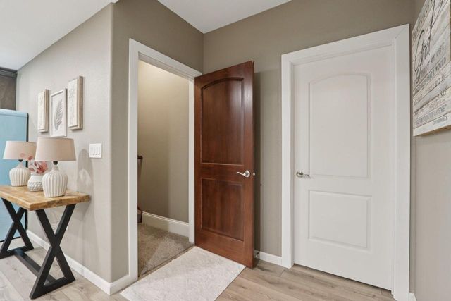 W351N6051 Bauers LANE, Oconomowoc, WI 53066