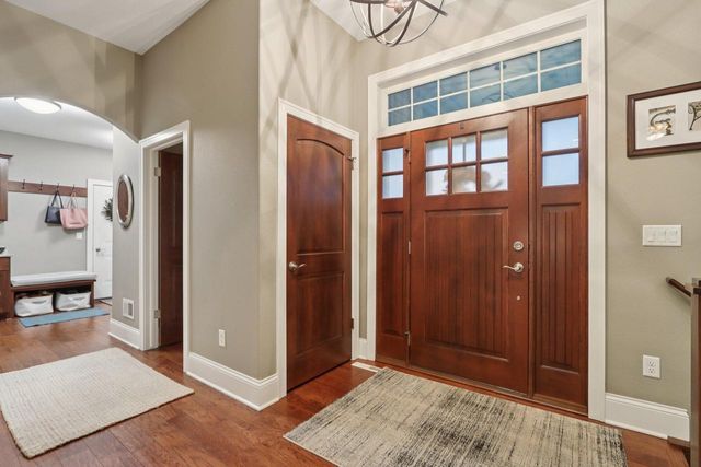 W351N6051 Bauers LANE, Oconomowoc, WI 53066